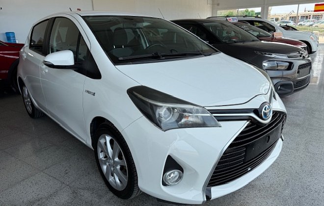 2015 Toyota Yaris 1.5 Hybrid Dynamic - Auto 