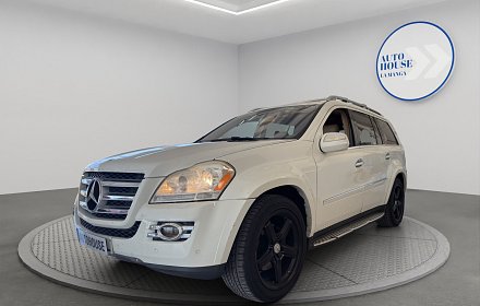 2009 Mercedes-Benz GL550 - Auto, 7 seats 