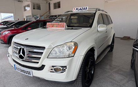 2009 Mercedes-Benz GL550 - Auto, 7 seats 